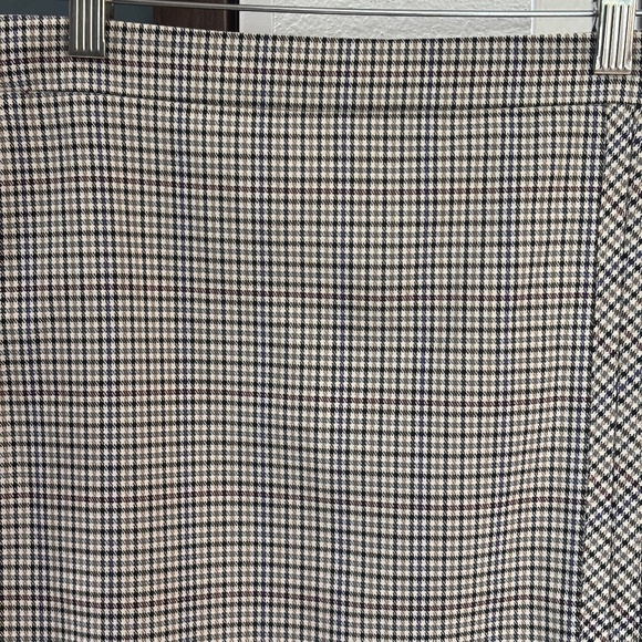 Ann Taylor Plaid Pencil Skirt - Neutral Tan/Cream/Black Size 00P - Picture 5 of 12